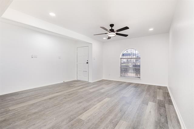 Building Photo - 800 Overhill Ct