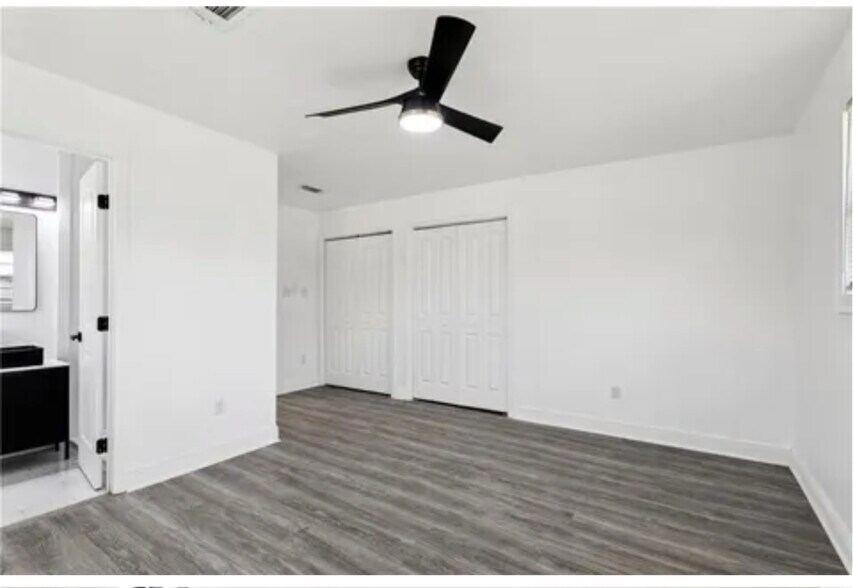 Building Photo - 4859 Bundy Rd