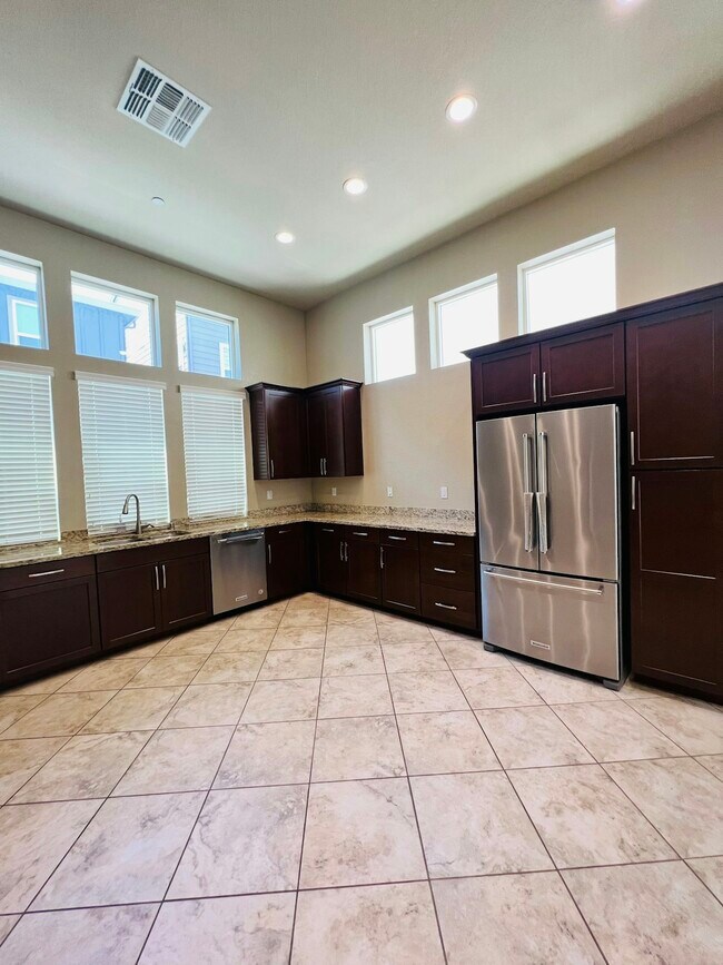 Building Photo - 4279 Trolan Ln