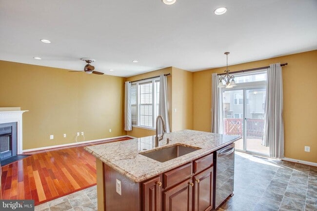 Building Photo - 13381 Sir Ramsay Way