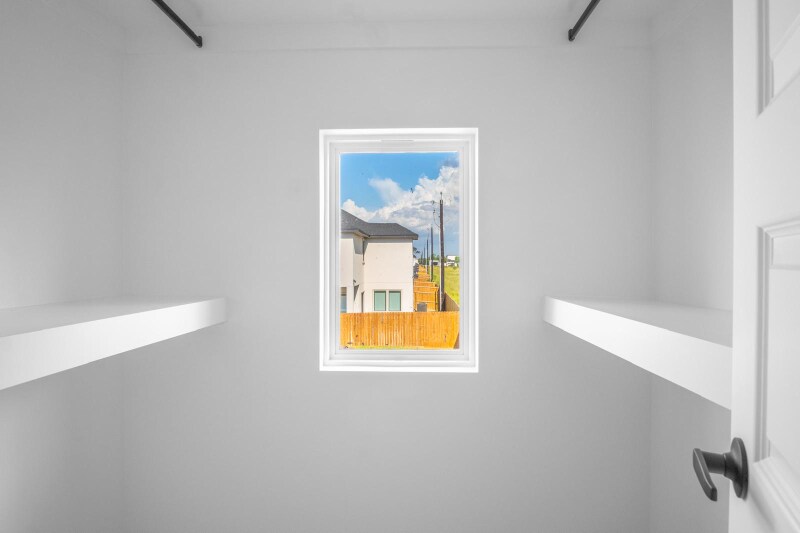 Building Photo - 2701 Harmony St