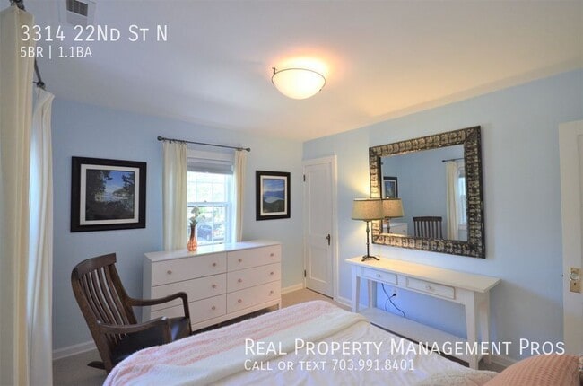 Building Photo - 3314 22nd St N