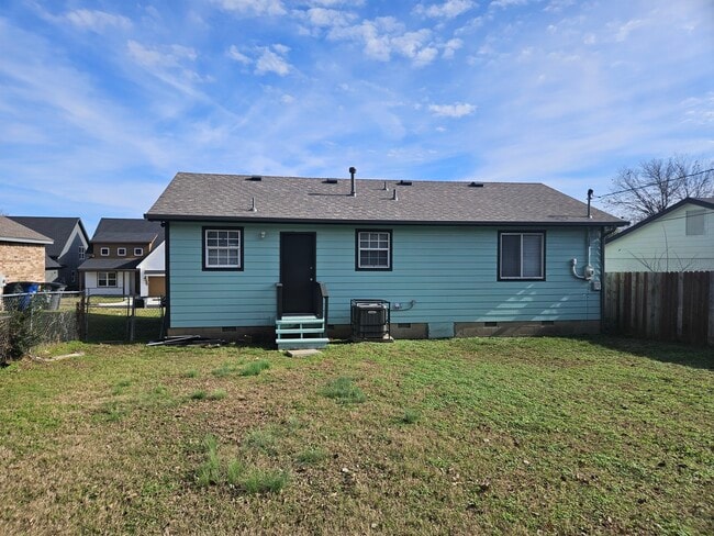 Building Photo - 1830 N Troost Ave
