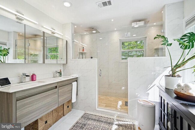 Building Photo - 9502 Vinnia Ct