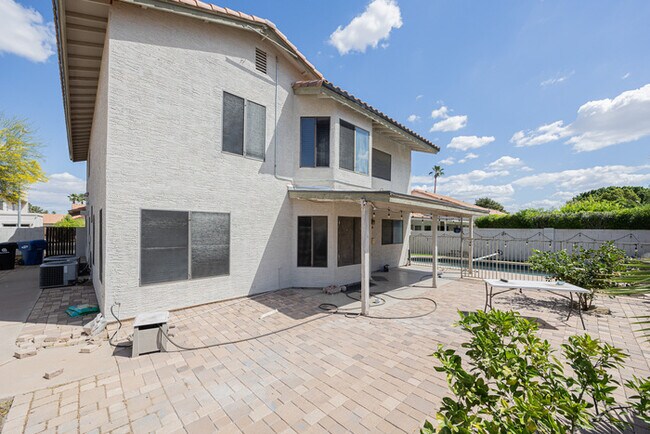 Building Photo - 11121 W Sunflower Pl