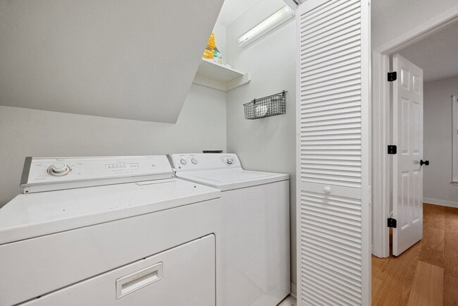 Building Photo - 6608 Wexford Ln