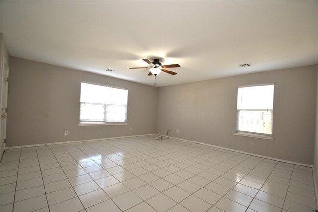 Building Photo - 2510 SE 4th St