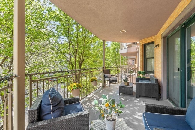 Building Photo - 920 Jefferson St