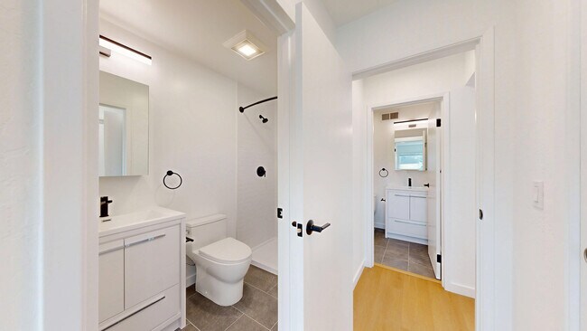 Building Photo - 2035 Castro St