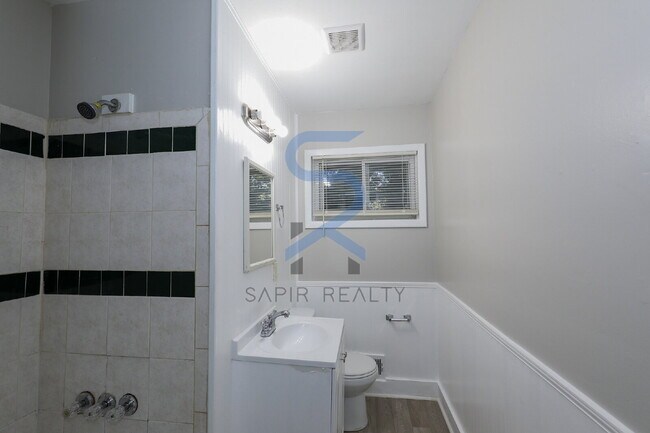 Building Photo - Move-In Special!  Move in on or before December 31st and receive a $500 discount on your first mo...