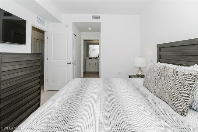 Building Photo - 5583 Double Eagle Cir