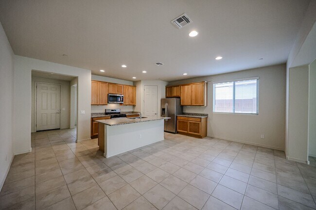 Building Photo - 4 Bedroom + Den in Foothills at Northpointe