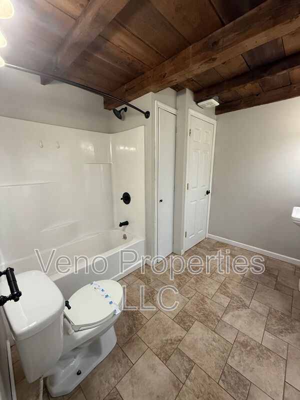 Building Photo - 5 Lansing Rd