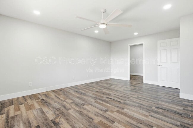Building Photo - 25147 Jack Rabbit Acres