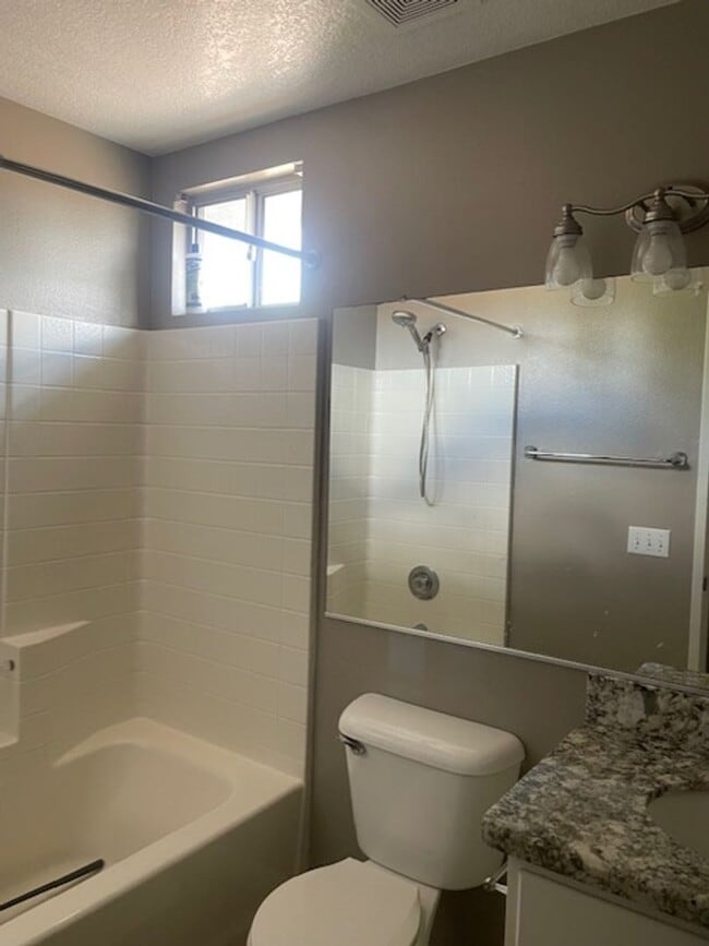 Building Photo - Pool and Spa