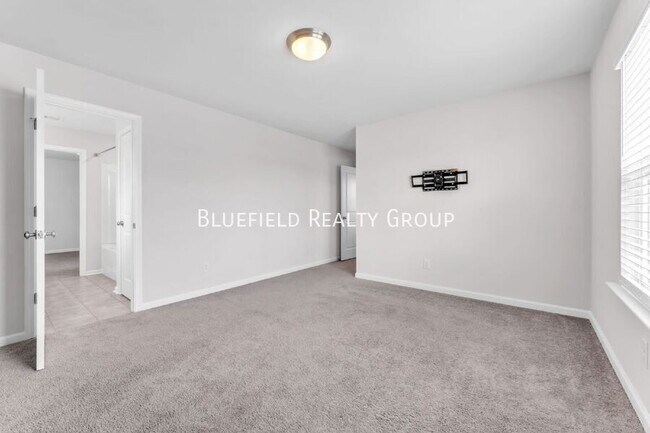 Building Photo - 909 Cherry Plum Dr