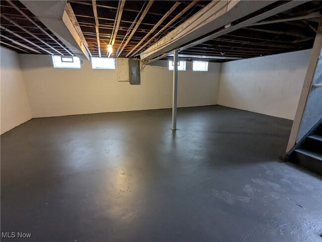 Building Photo - 16401 Home Ave