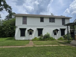 Building Photo - 308 S Rogers St