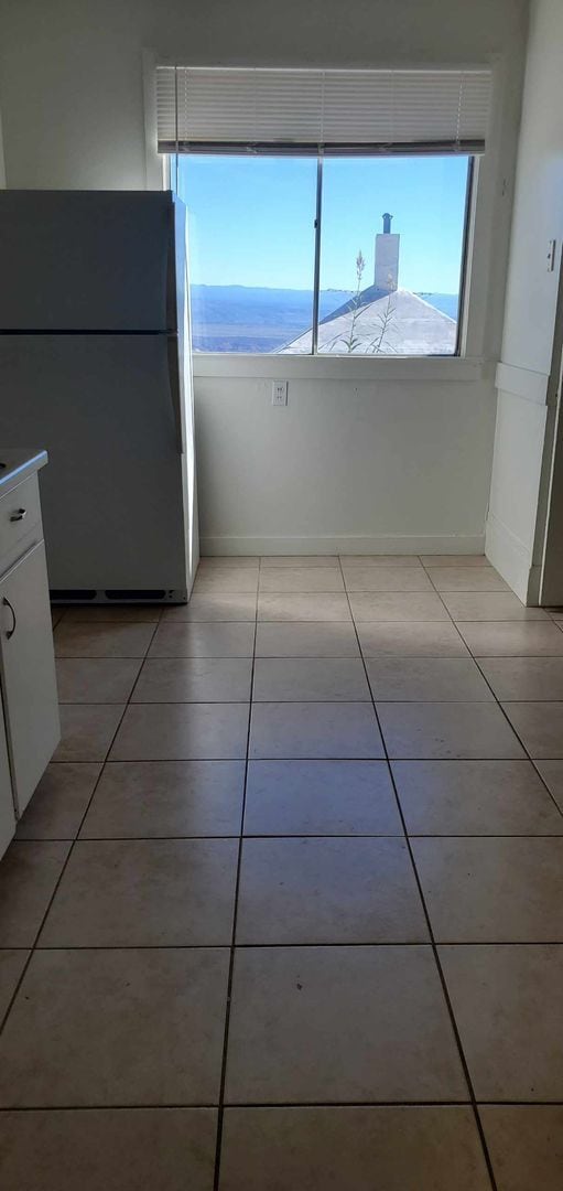 Building Photo - AVAILABLE NOW!! 2 Bedroom with Office space in Jerome contact Property Pros