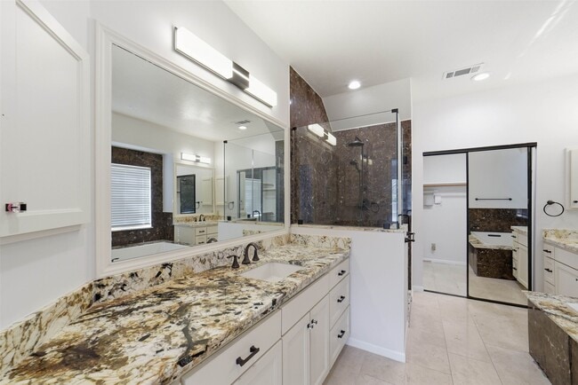 Building Photo - 4003 Bountiful Crest Ln