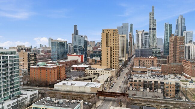 Building Photo - 1631 S Michigan Ave