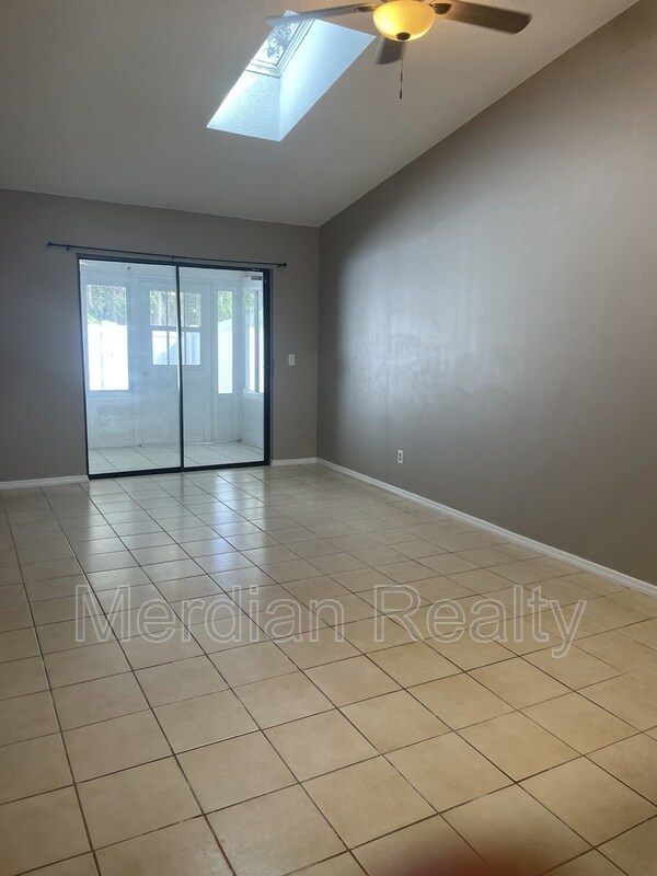 Building Photo - 223 Arbor Cir