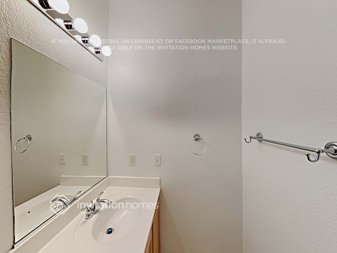 Building Photo - 9912 Via Delores Ave