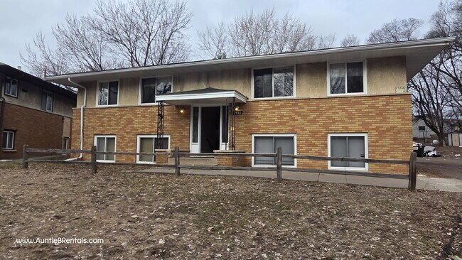 Building Photo - 3 Bedroom 1 Bath Multiplex Unit #3 – Columbia Heights