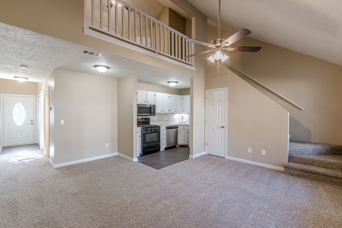 Building Photo - 9018 Stoneleigh Trce