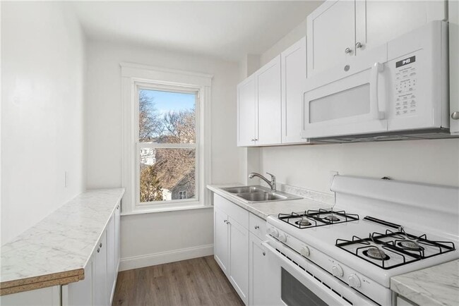 Building Photo - 19 Vale St