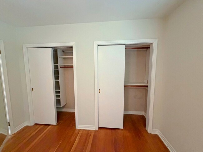 Building Photo - Charming 2 Bedroom, 1 Bathroom Updated Condo in the Heart of Avondale