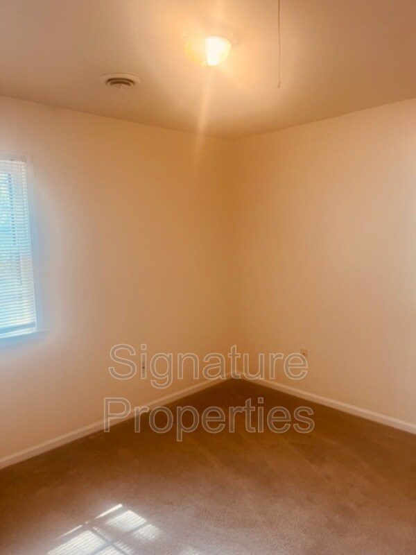 Building Photo - 2529A Pin Oak Ct