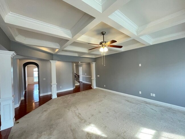 Building Photo - Crutcher Station home off Station Camp Blvd!