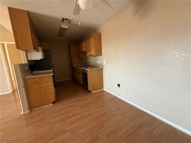Building Photo - 4730 E Craig Rd