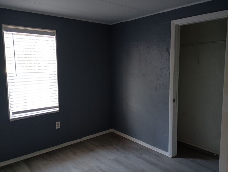 Building Photo - 14033 Bream Dr