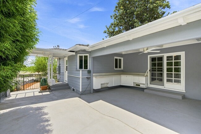 Building Photo - 259 Sturtevant Dr