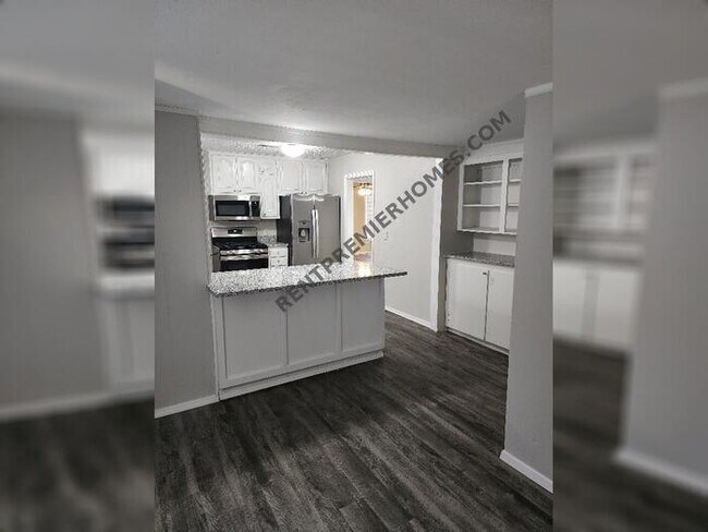 Building Photo - 741 Lynda Dr