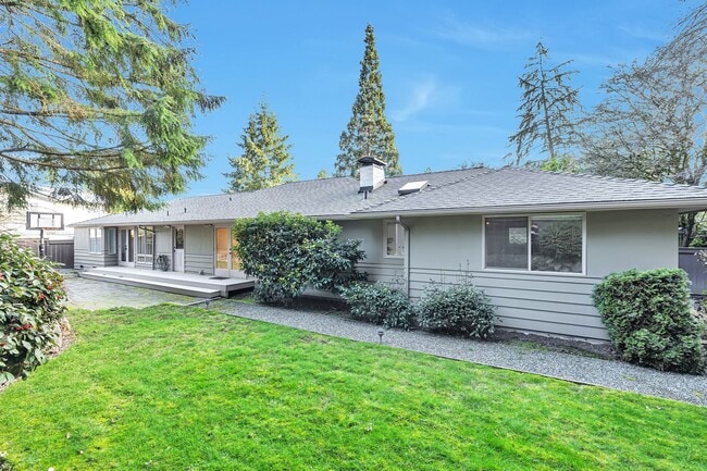 Building Photo - CLICK "REQUEST A TOUR" NOW!