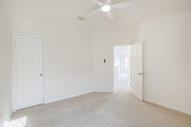 Building Photo - 2030 Vander Wilt Ln