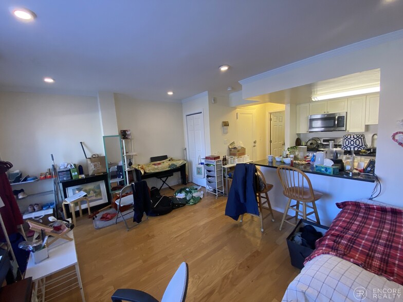 Building Photo - 26 Alton Pl