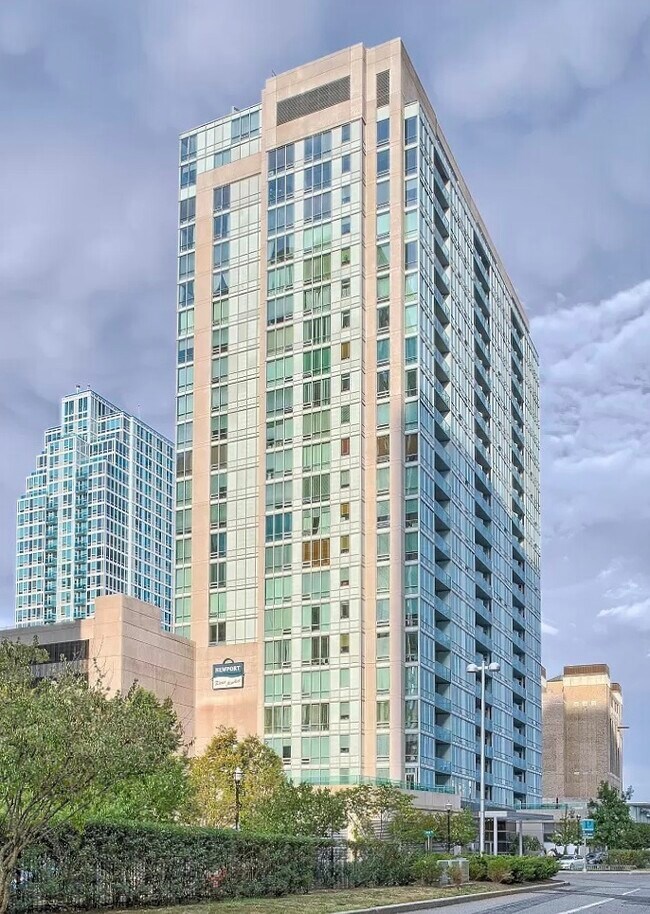 Building Photo - 20 Newport Pkwy