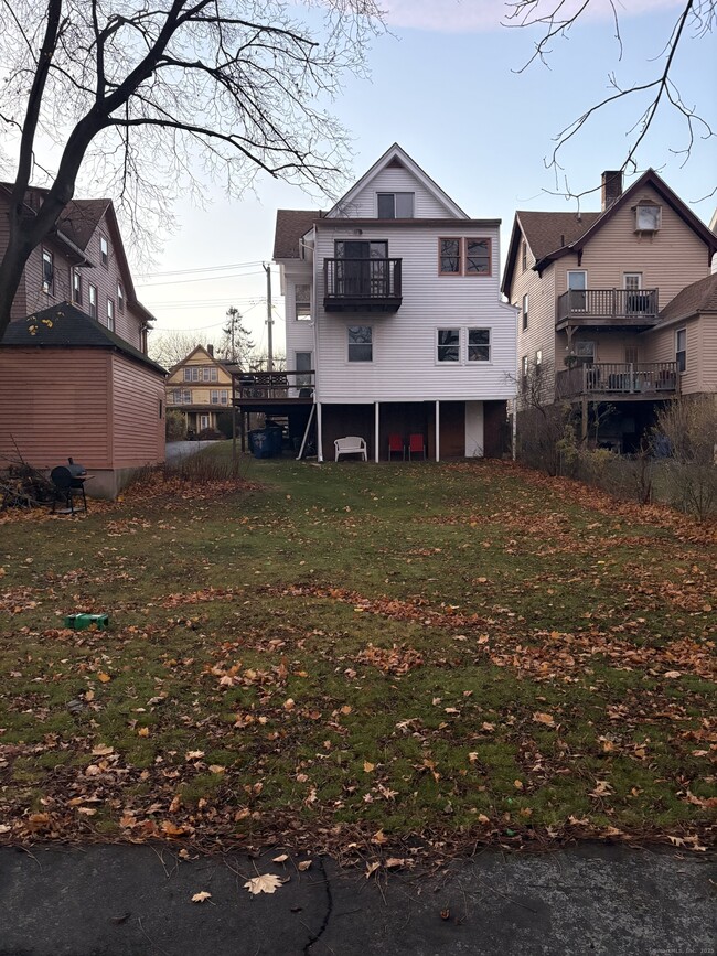 Building Photo - 345 Norton St