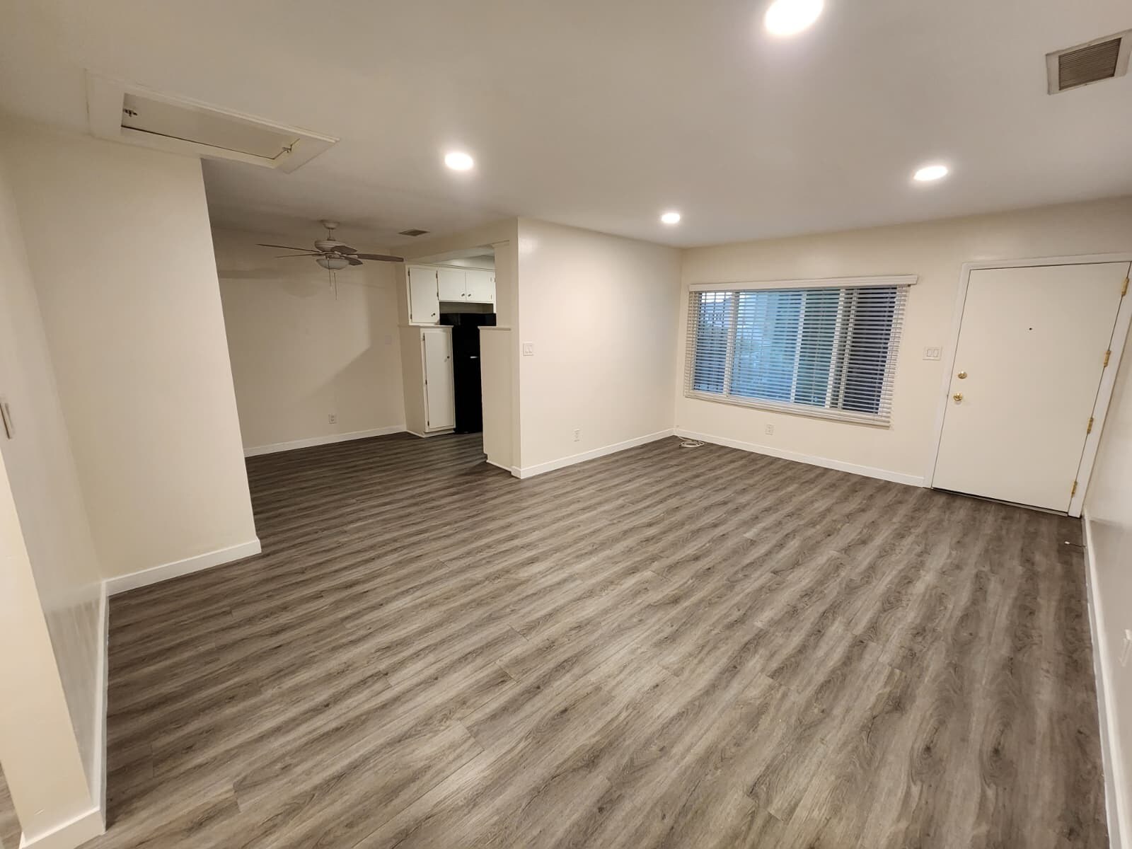 Building Photo - 701 S Osage Ave