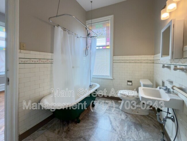 Building Photo - 2011 N 3rd St