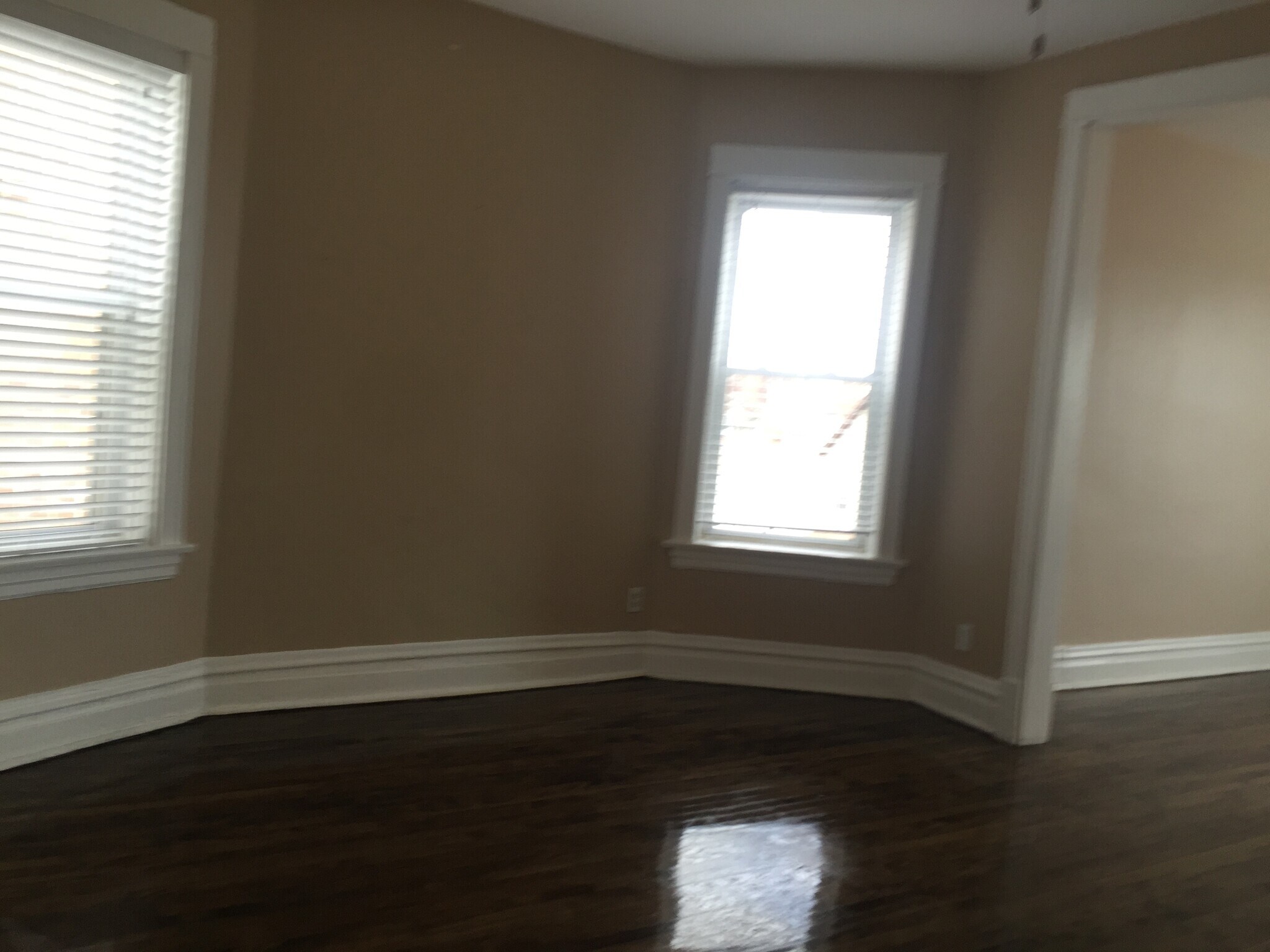 Building Photo - 2960 N Elston Ave