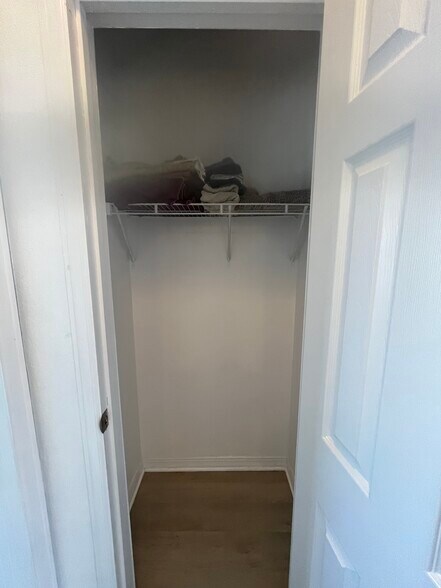 Building Photo - 373 N Buchanan St