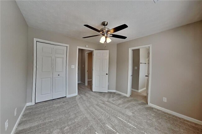 Building Photo - 3366 English Oaks Dr NW