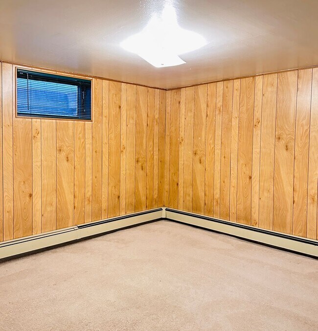 Building Photo - North Pole Home for Rent – 2BR, 1.5BA, Det...