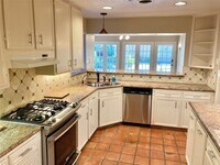 Building Photo - 4907 Elm St
