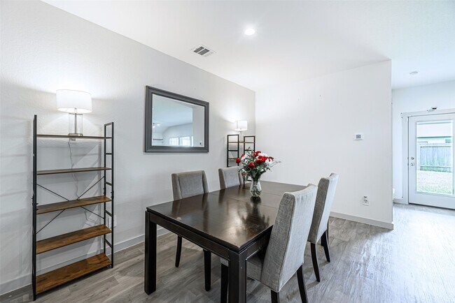 Building Photo - 246 Dusty Bridle Ln